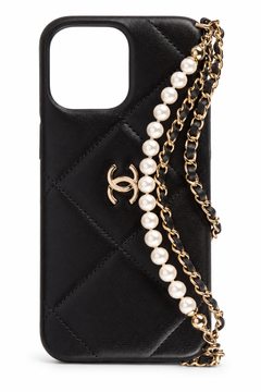 Black quilted case with pearl-gold chain